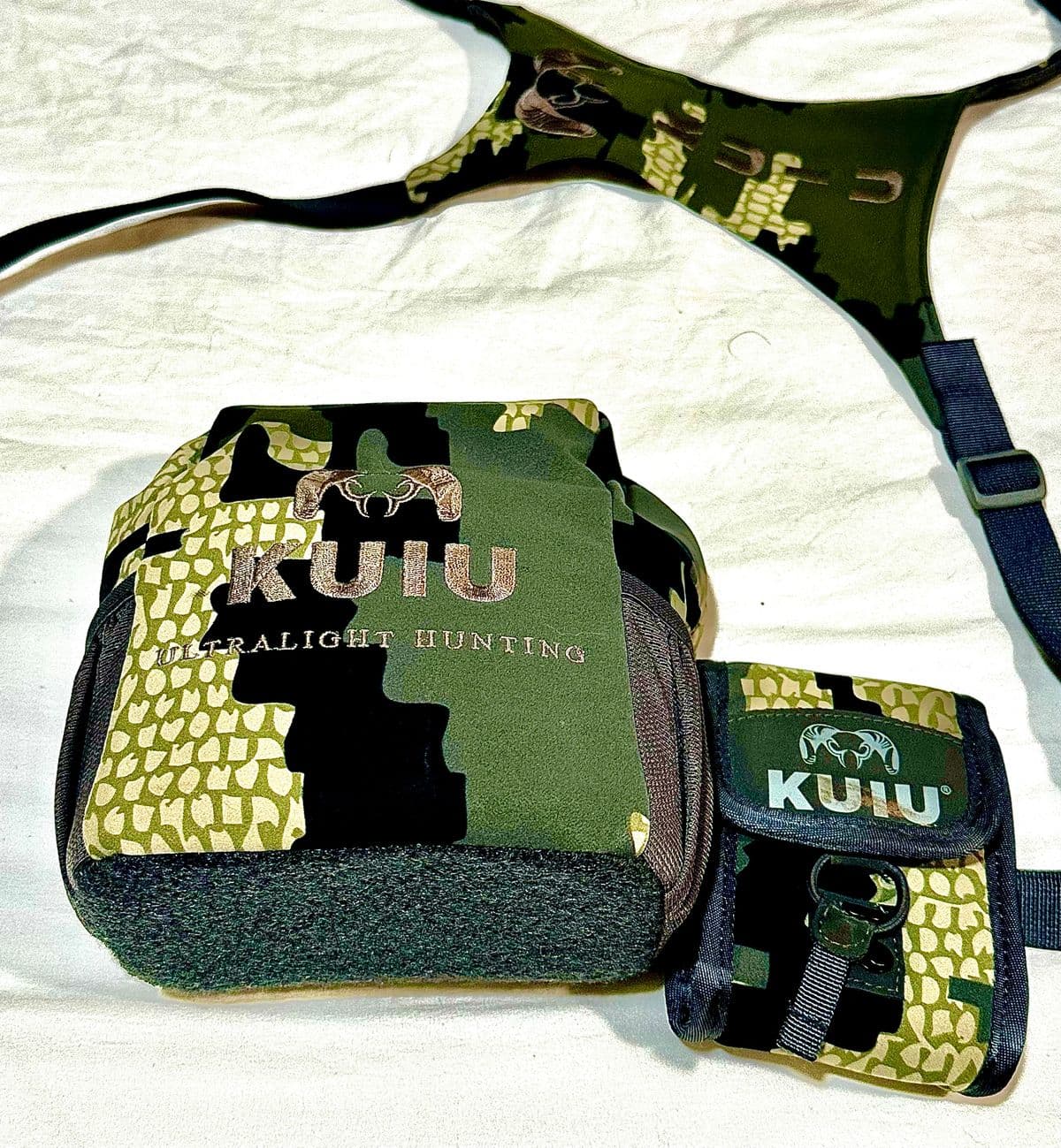 Kuiu Bino Harness & PRO G3 Rangefinder Pouch - Verde