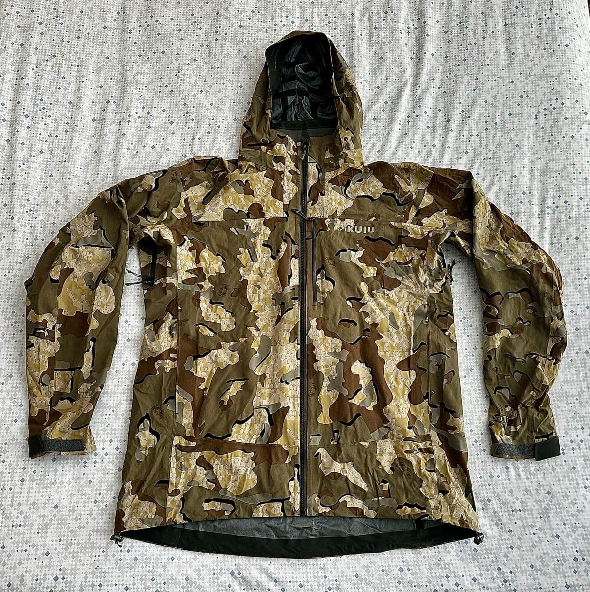 Kuiu Chugach Rain Jacket Waterproof Windproof camping hunting hiking
